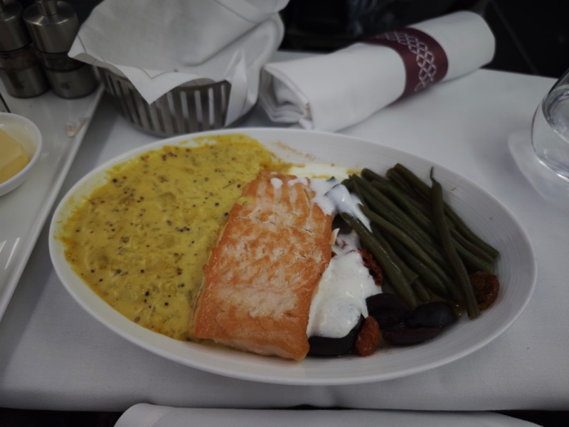 カタール航空ビジネスクラス　機内食