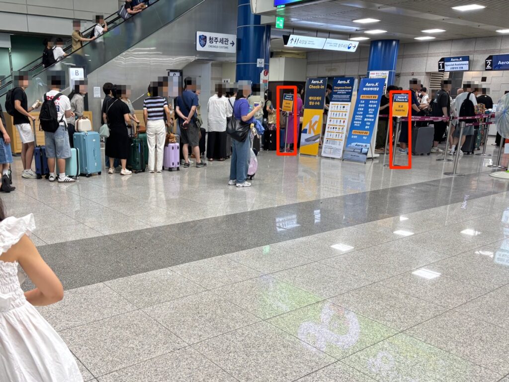 清州国際空港1階ロビー