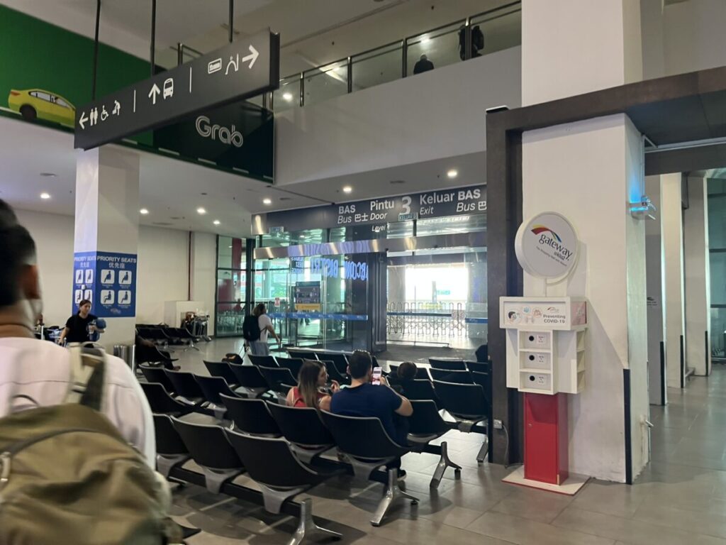 KLIA2 バス乗り場案内