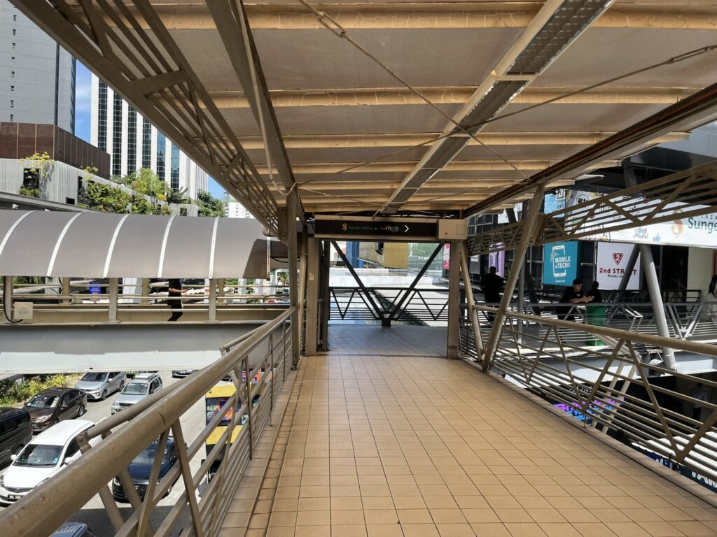 ブキッ・ビンタン駅