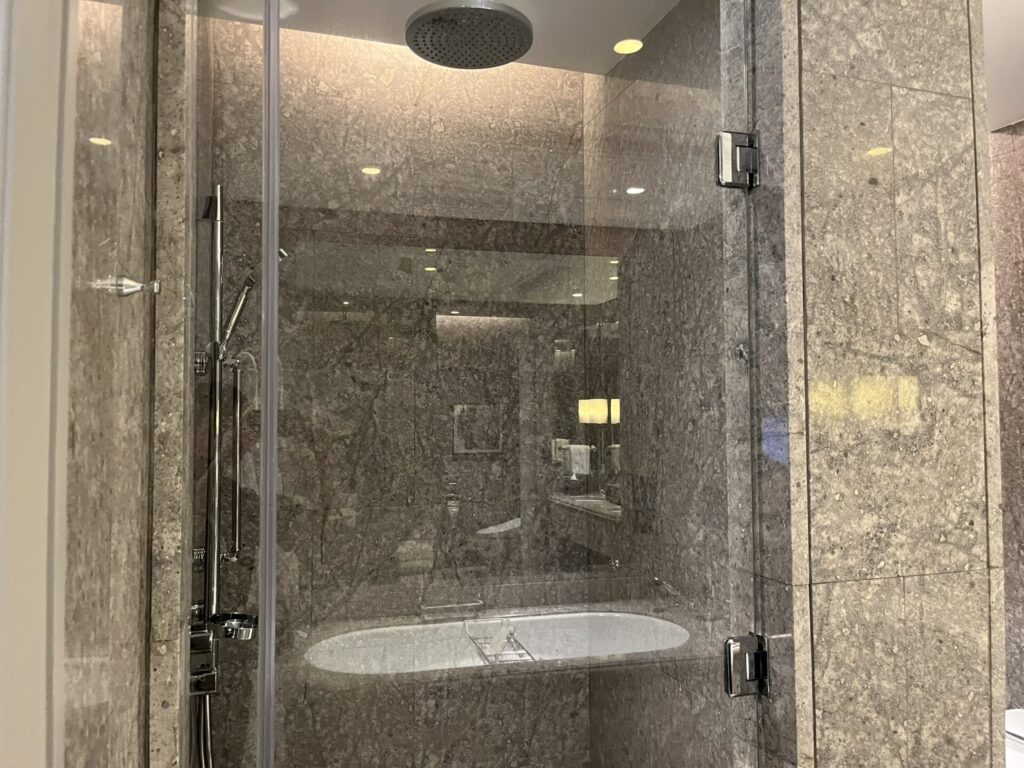 シャワールーム
