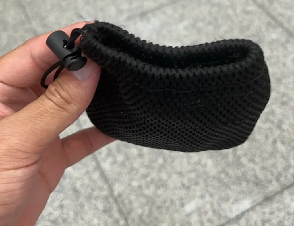 残されたモバイルバッテリー入れ