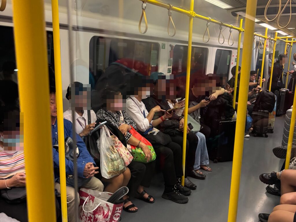 ARL車内