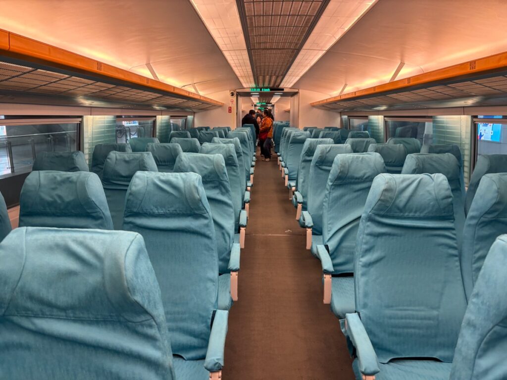上海リニア車内
