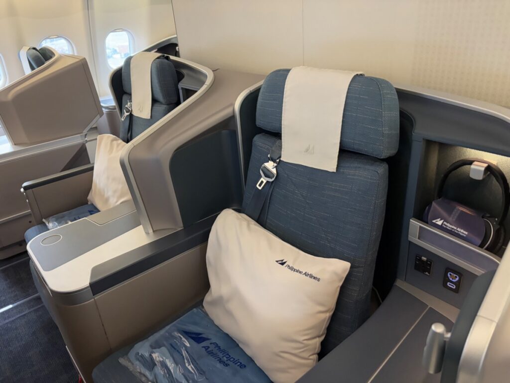 フィリピン航空A333-300座席