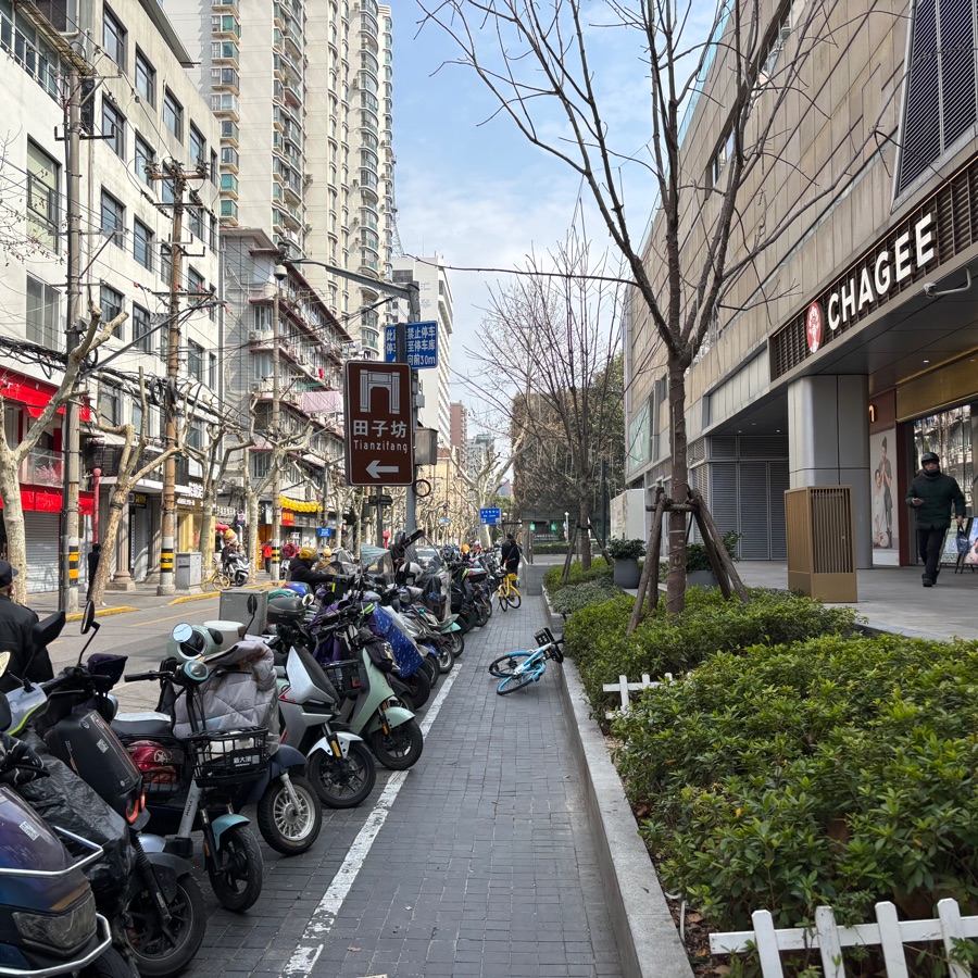 打浦橋駅前