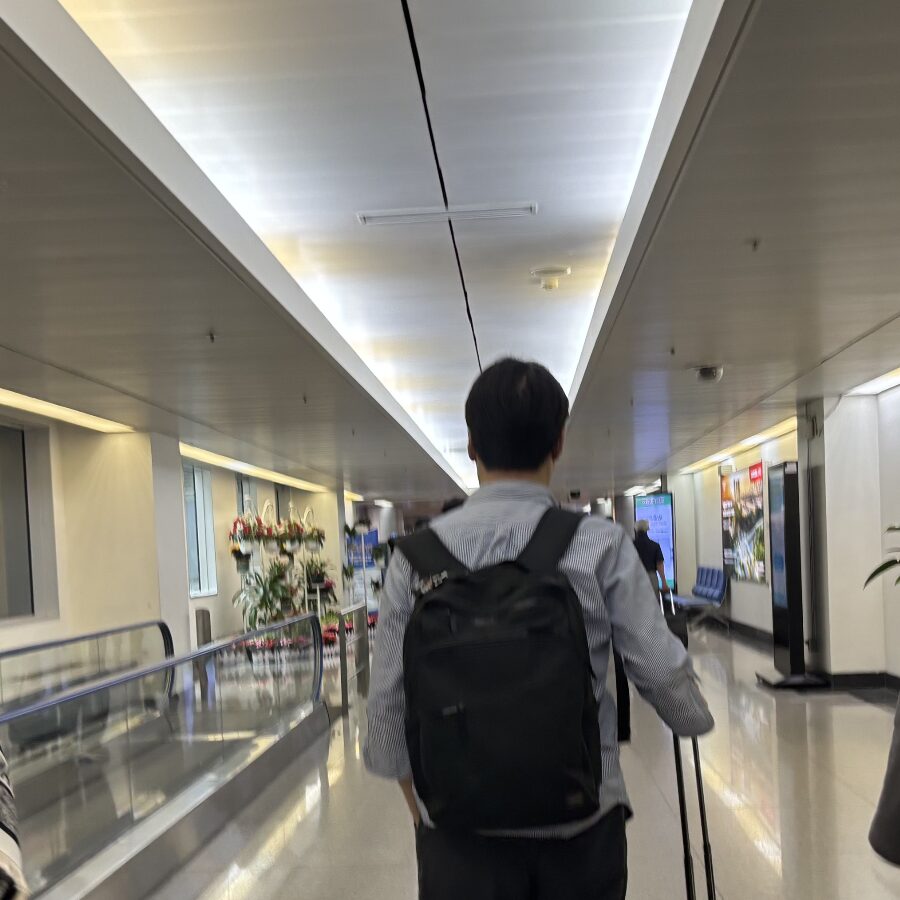 タンソンニャット国際空港 到着