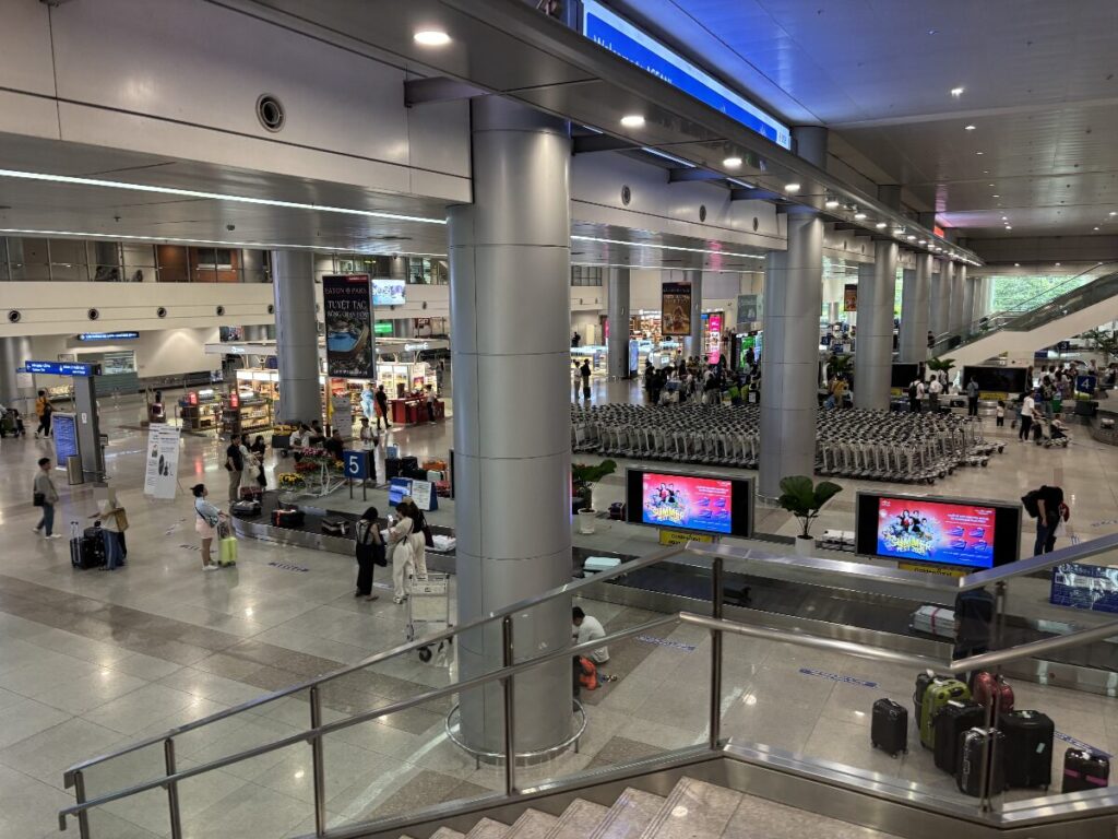 タンソンニャット国際空港 預入荷物受取レーン