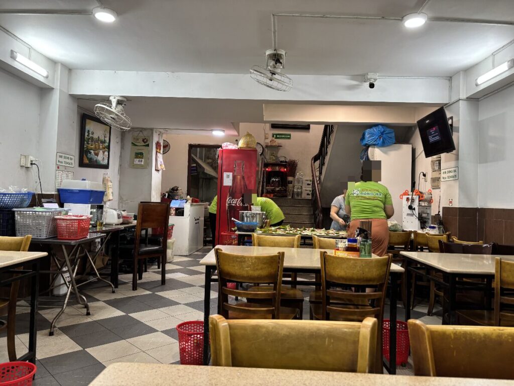 BÚN BÒ HUẾ ĐÔNG BA - Since 1998店内