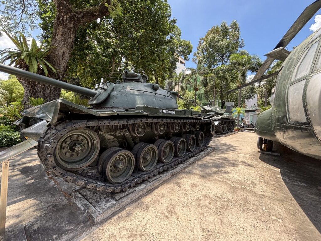 戦車、戦闘機