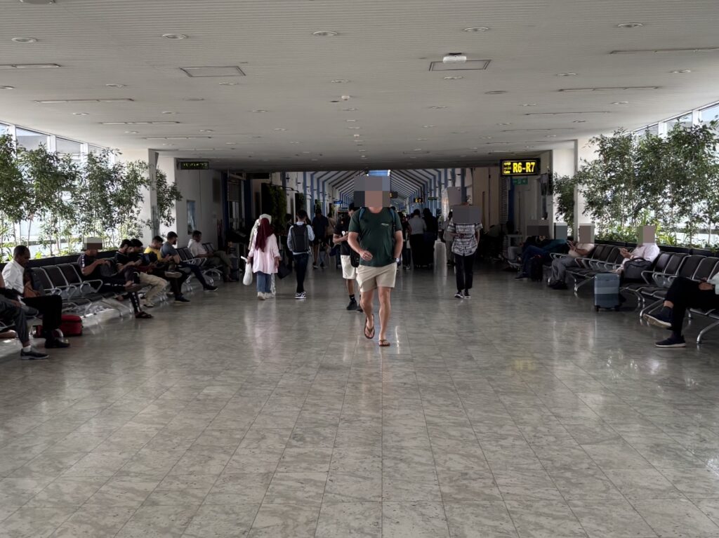 バンダラナイケ国際空港 ゲート方面