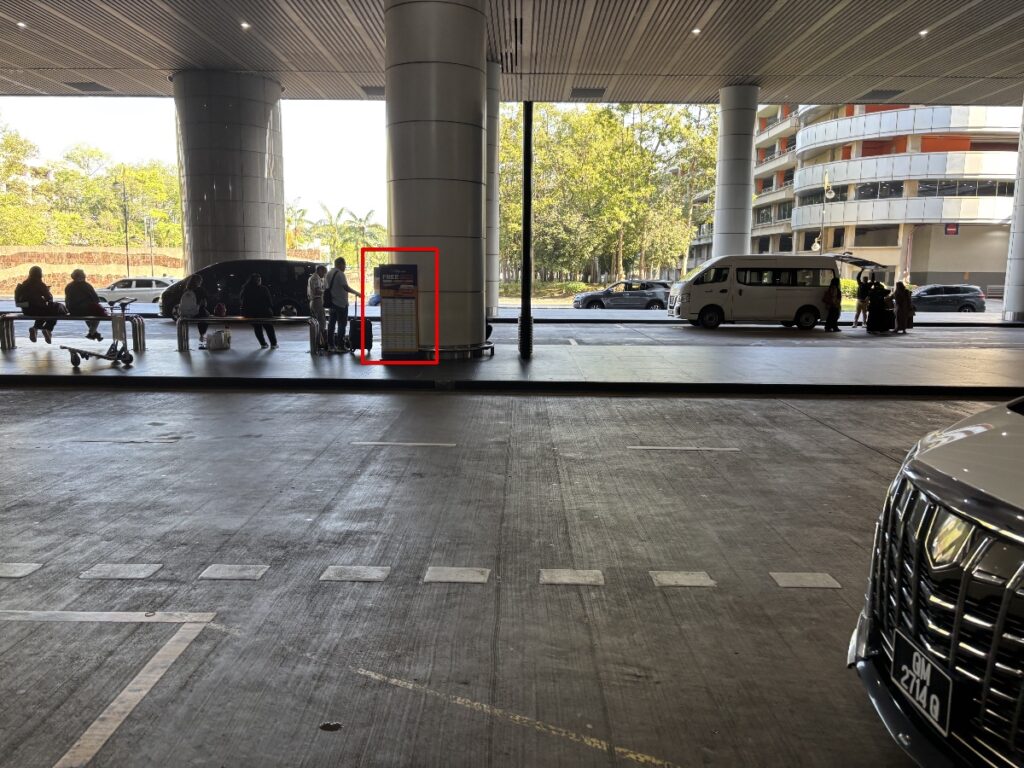 KLIA1シャトルバス乗り場