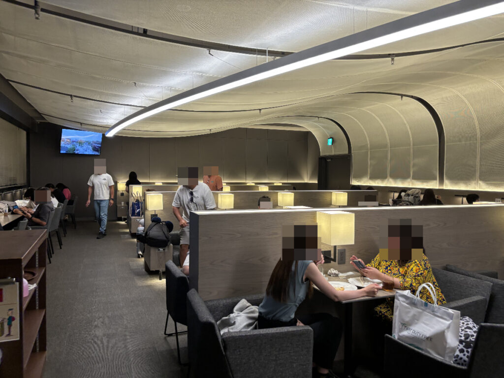 SKY LOUNGE SOUTHラウンジ内の様子