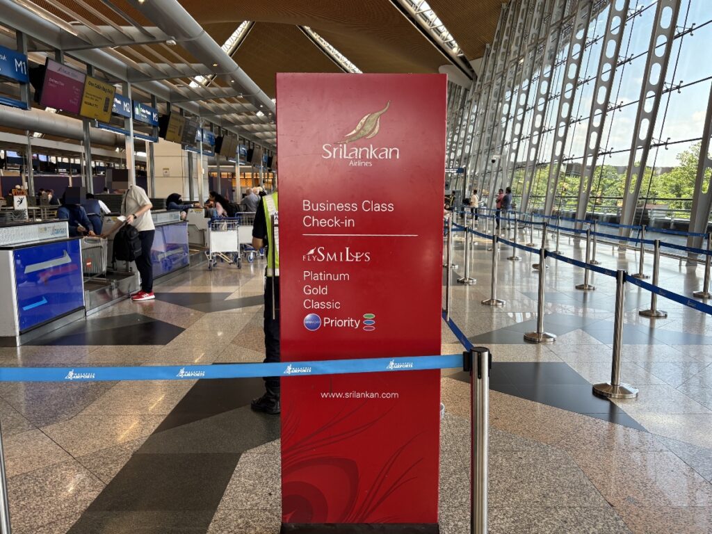KLIA スリランカ航空カウンター