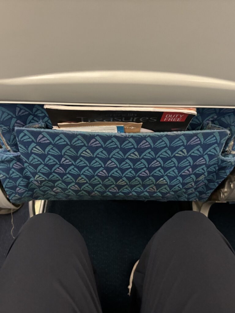 スリランカ航空 シートピッチ