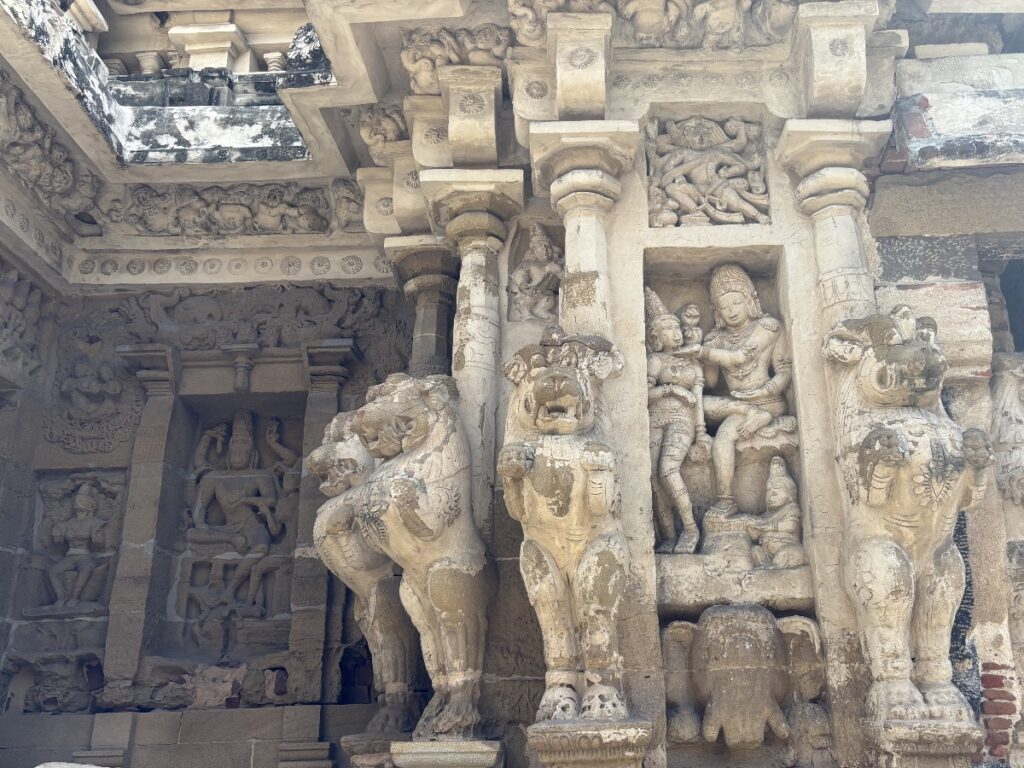 カイラーサナータル寺院彫刻