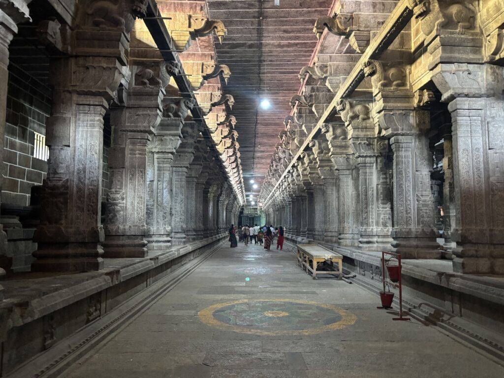 エーカンバラナータル寺院回廊