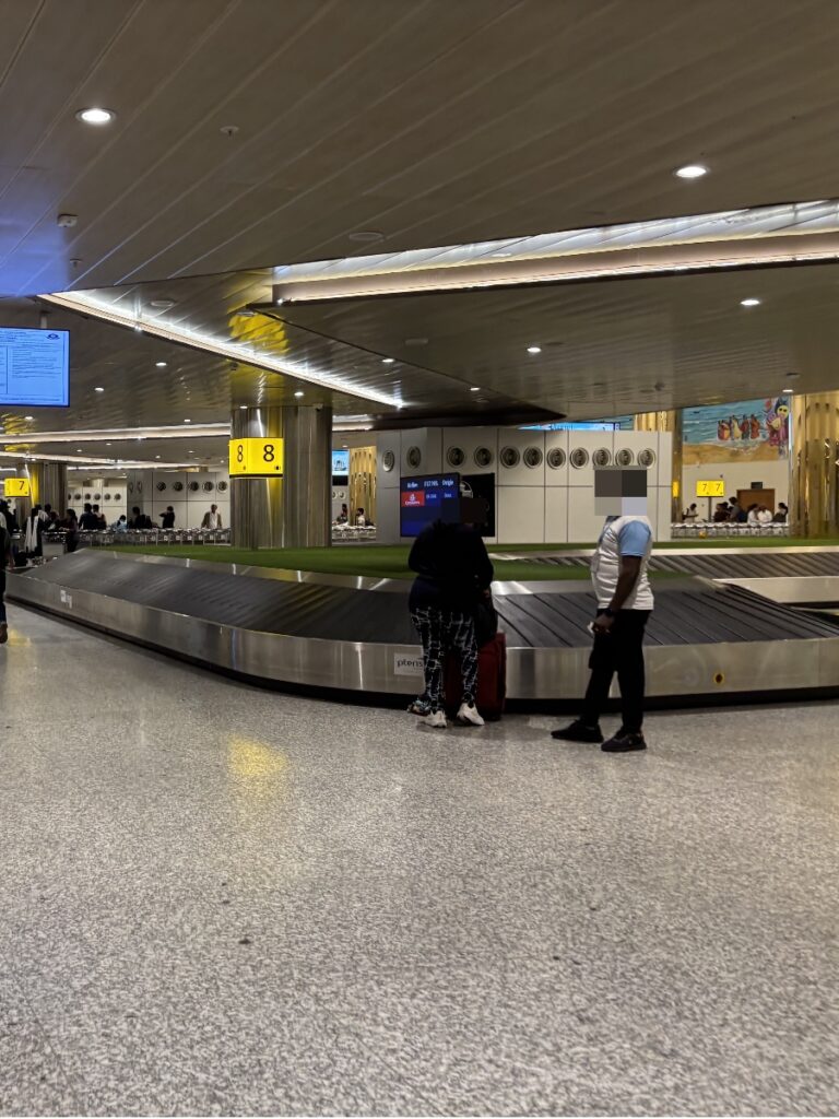 ターンテーブル