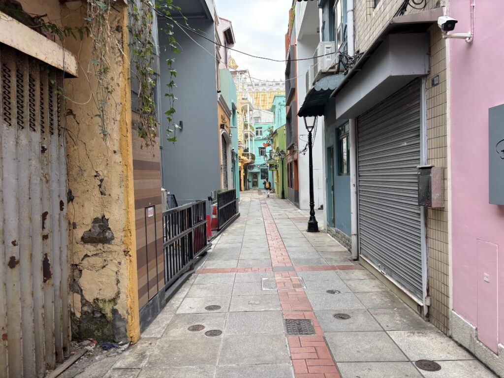 タイパヴィレッジ路地裏