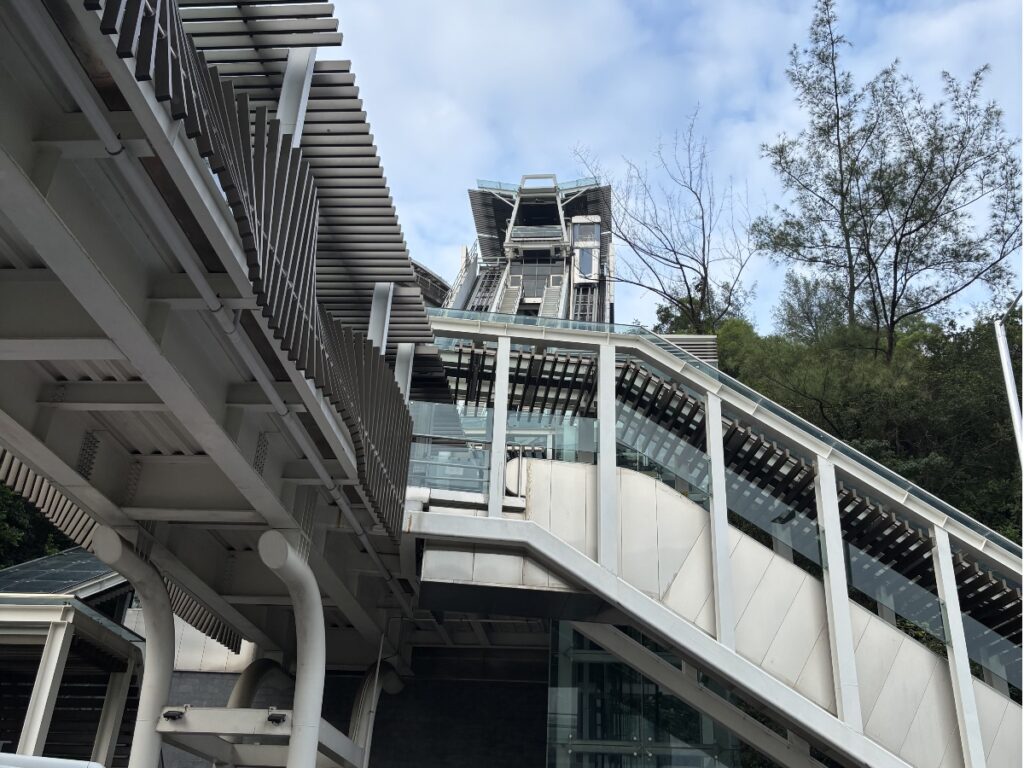斜行エレベーター