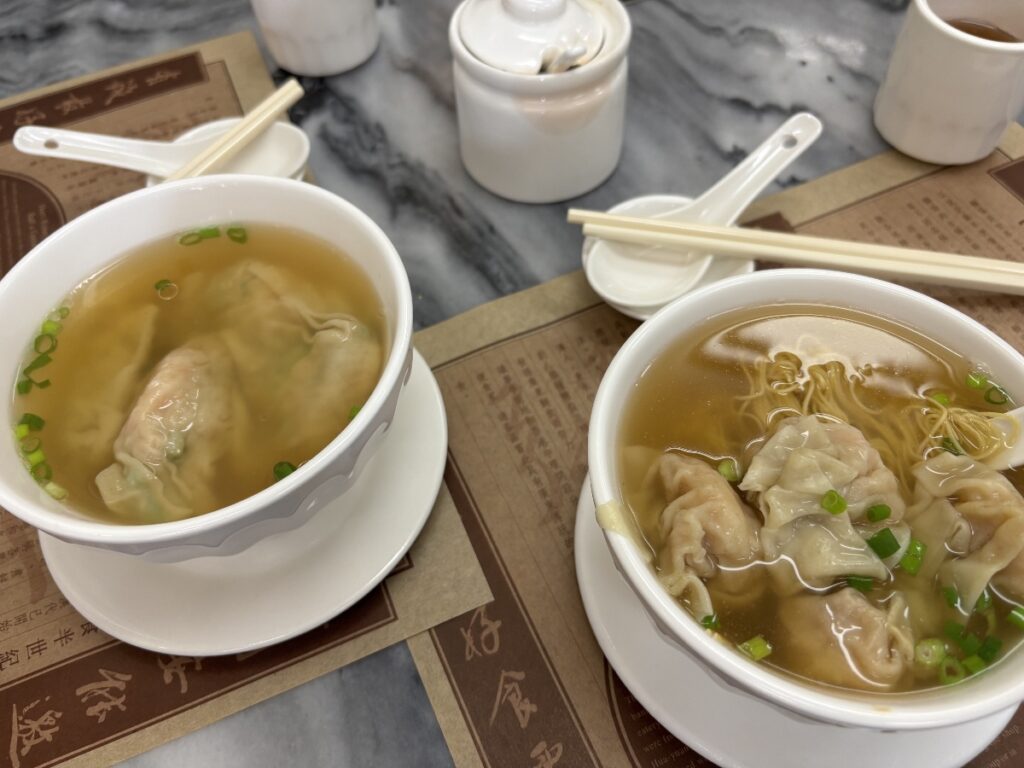 海老ワンタンスープと海老ワンタン麺