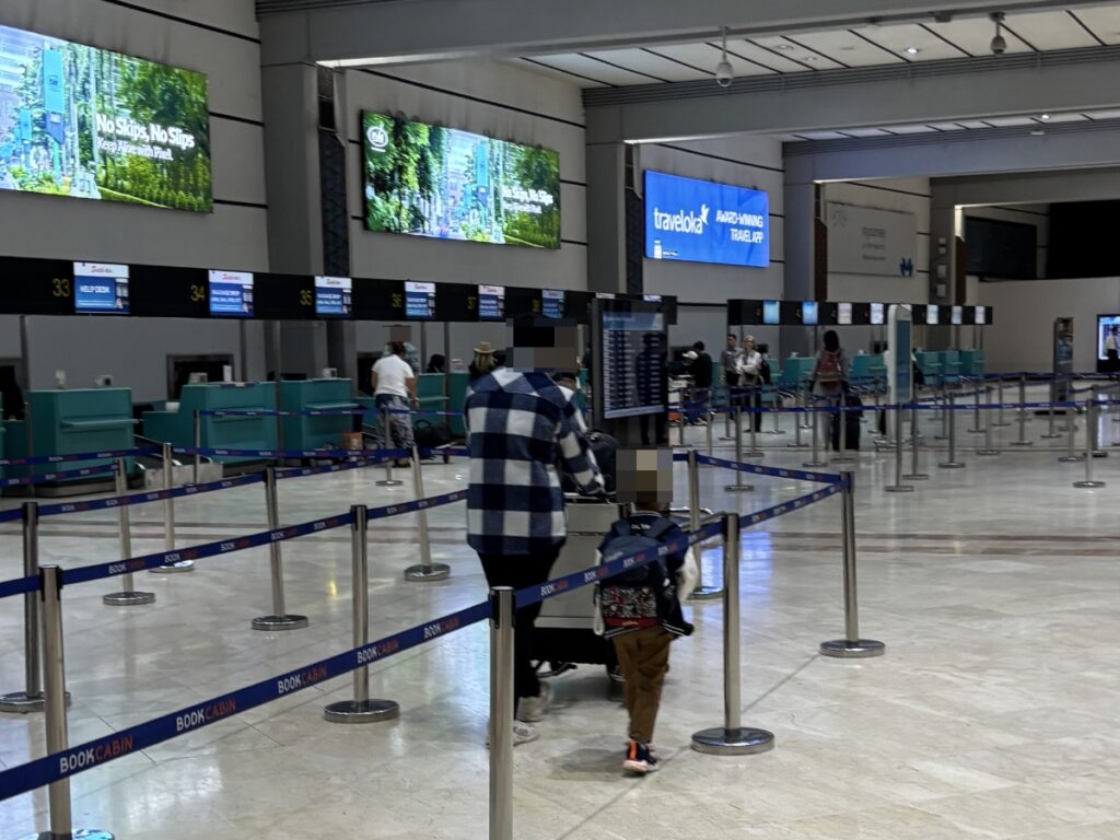 スカルノハッタ国際空港T2チェックインカウンター