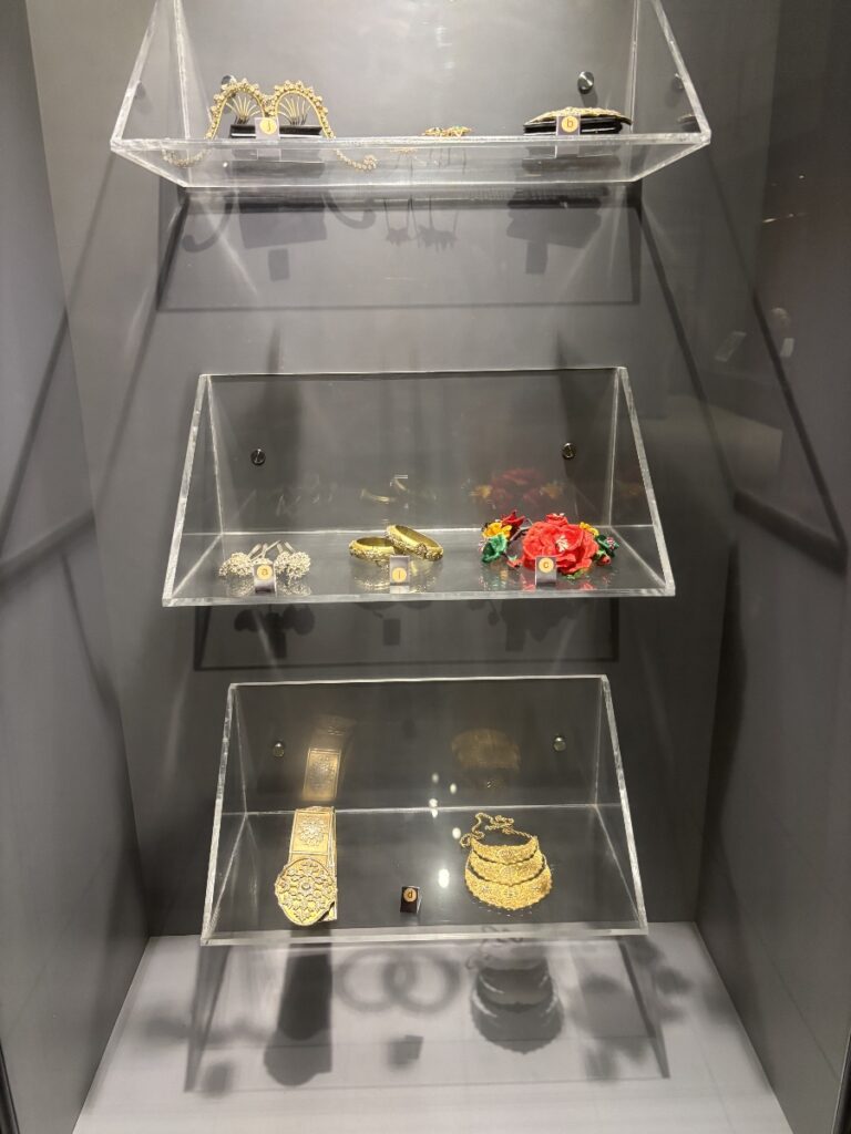王族の宝飾品
