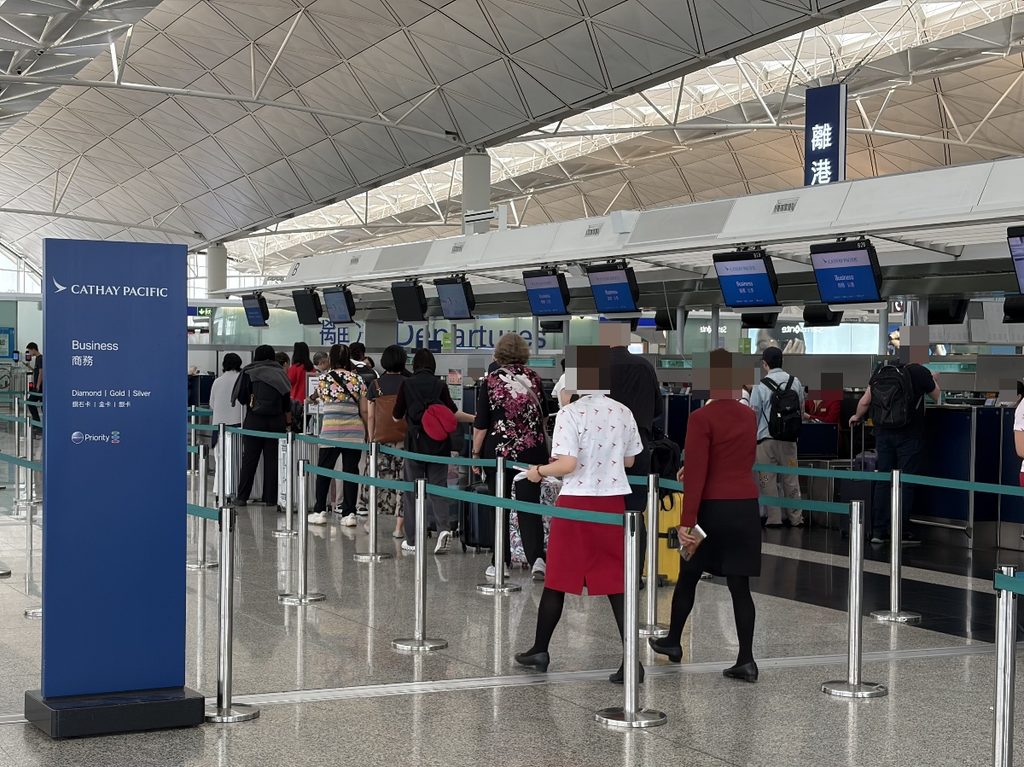 香港国際空港チェックインカウンター