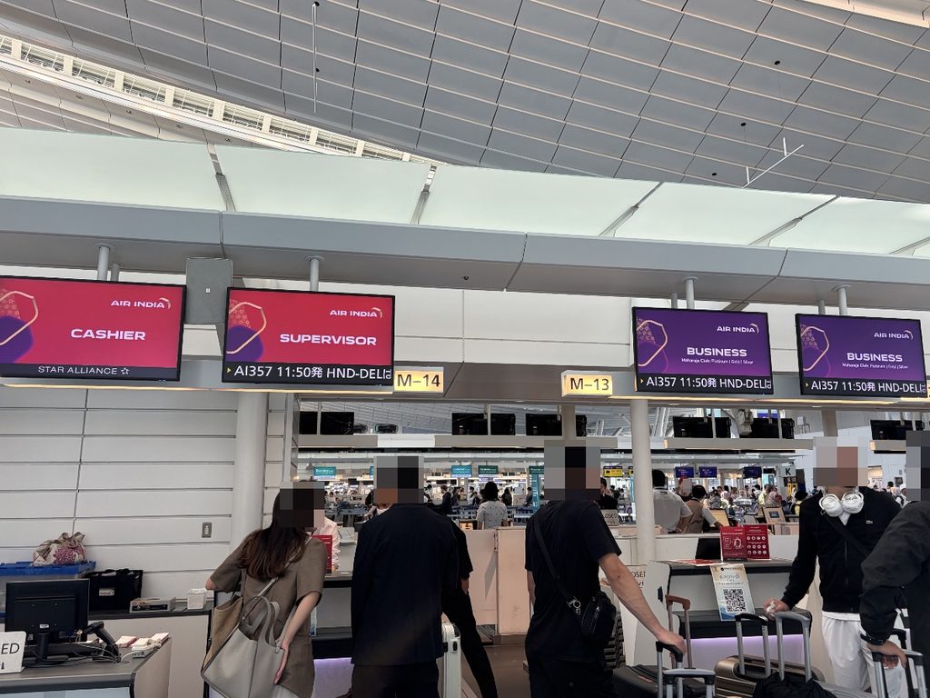 羽田空港チェックインカウンター